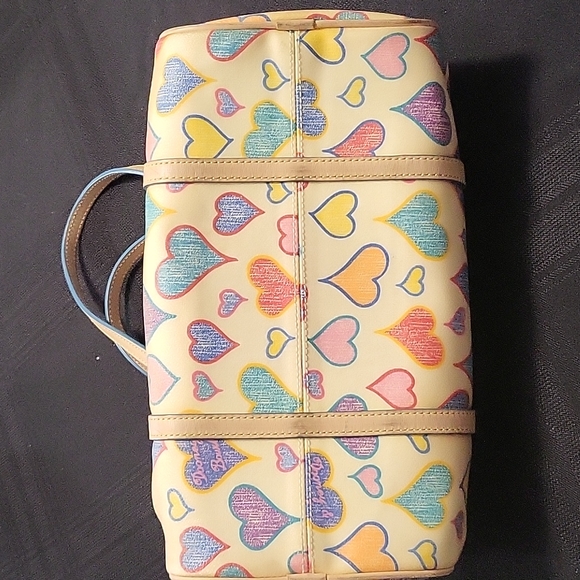 Dooney and Bourke barrel heart bag - Picture 5 of 5